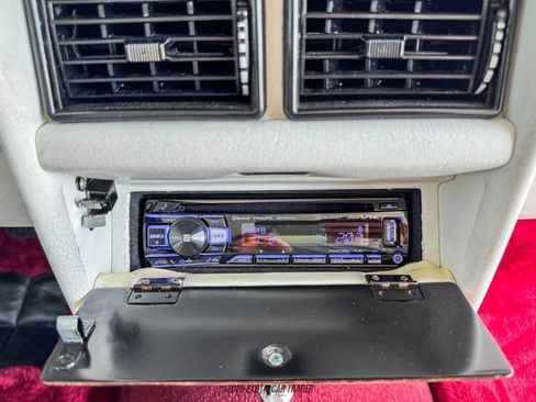 Used 1989 Rolls-Royce Silver Spirit image 70