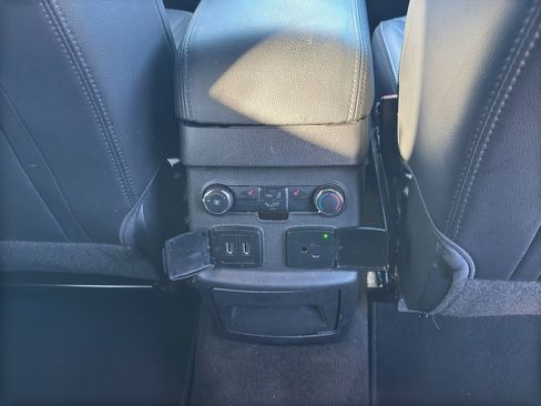 Used 2017 Ford Explorer Limited image 35