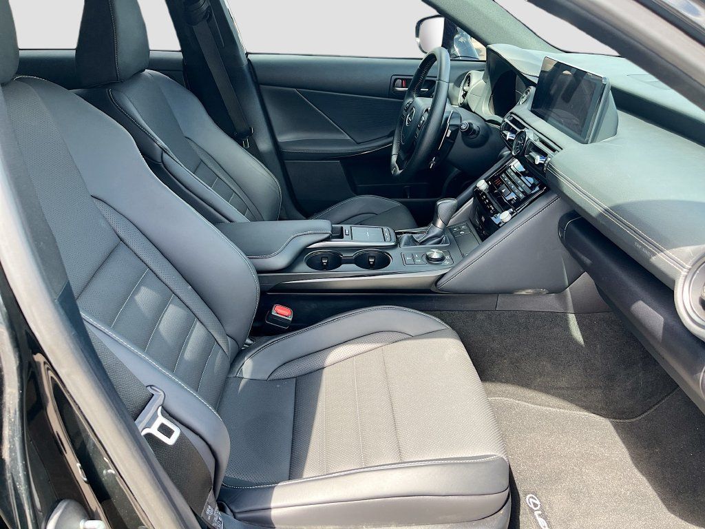 Used 2025 Lexus IS 500 w/ Accessory Package RWD image 29