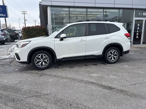 Used 2019 Subaru Forester Premium w/ All-Weather Package image 7