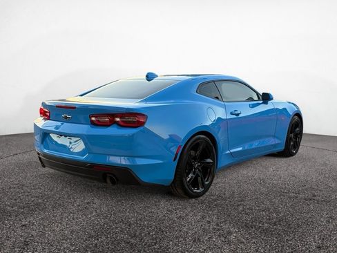 Used 2022 Chevrolet Camaro LT RWD image 5