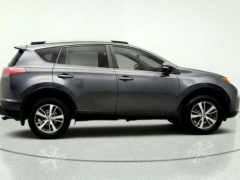 Used 2017 Toyota RAV4 XLE w/ Plus Extra Value Package AWD/4WD image 4