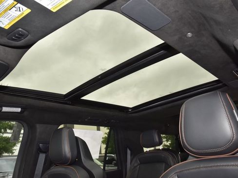 New 2026 Lincoln Navigator L Black Label AWD/4WD image 35