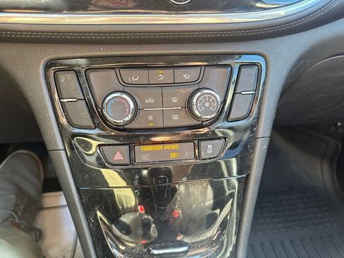 Used 2020 Buick Encore Preferred FWD image 21