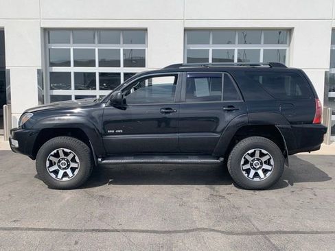 Used 2004 Toyota 4Runner SR5 AWD/4WD image 3