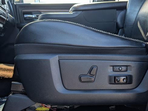 Used 2014 RAM 2500 Laramie AWD/4WD image 22