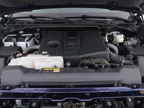 Used 2022 Toyota Tundra SR5 AWD/4WD image 15