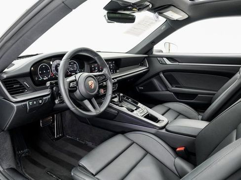 Certified 2025 Porsche 911 Carrera image 4