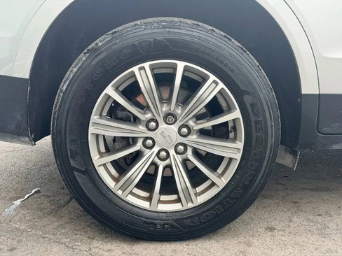 Used 2017 Cadillac XT5 Luxury w/ Driver Awareness Package AWD/4WD image 28