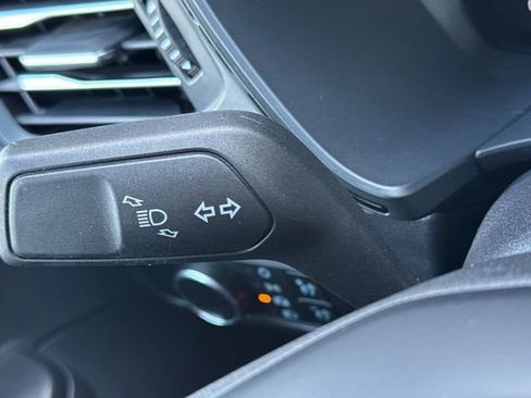 Used 2025 Ford Escape ST-Line FWD image 38