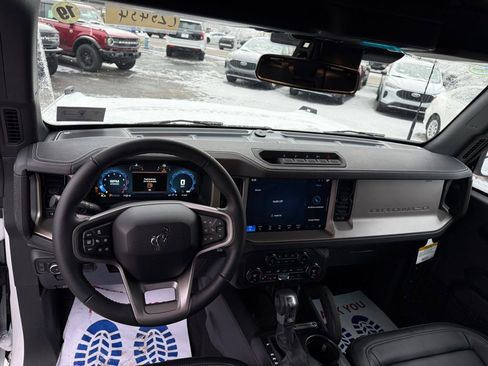 New 2025 Ford Bronco Outer Banks w/ Sasquatch Package image 13