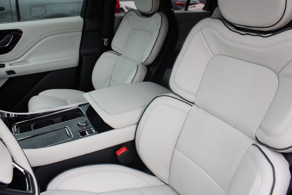 New 2027 Lincoln Aviator Black Label w/ Dynamic Handling Package AWD/4WD image 6