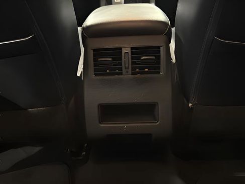 Used 2024 Mitsubishi Outlander SE AWD/4WD image 37