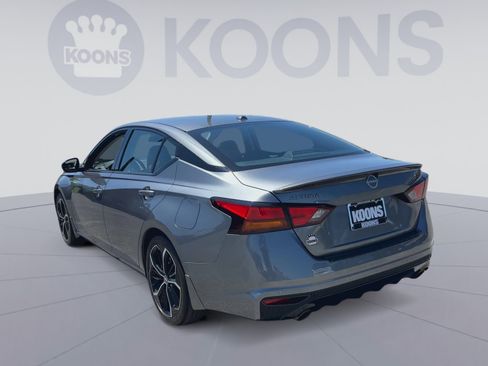 Used 2023 Nissan Altima 2.5 SR FWD image 10