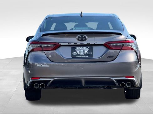 Used 2022 Toyota Camry XSE FWD image 6