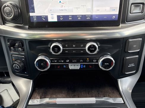 Used 2023 Ford F150 Lariat w/ Trailer Tow Package image 31