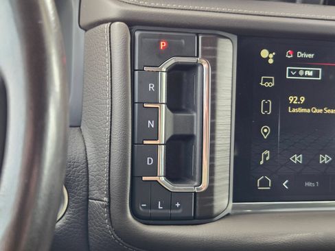 Used 2022 GMC Yukon XL Denali AWD/4WD image 18