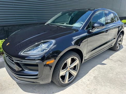 Certified 2023 Porsche Macan AWD/4WD image 7