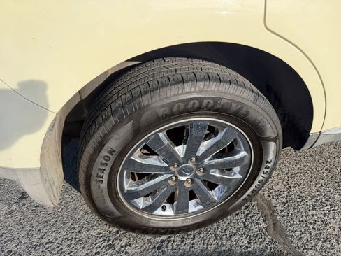 Used 2007 Ford Edge SEL image 16