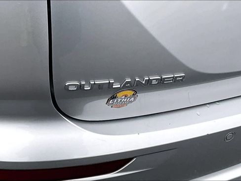 Used 2023 Mitsubishi Outlander SEL image 7