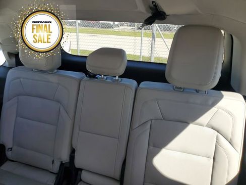 New 2025 Lincoln Navigator Reserve image 18