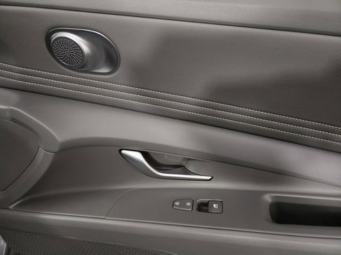 Certified 2025 Hyundai Elantra Sport FWD image 13