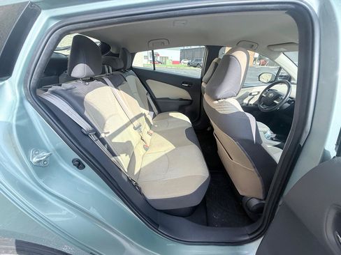 Used 2016 Toyota Prius Two FWD image 12