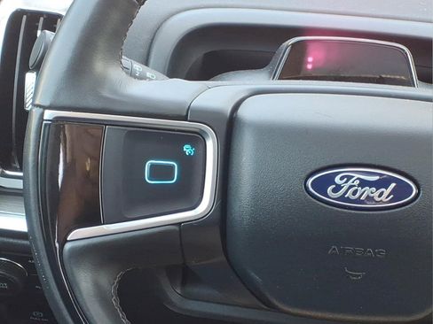 Used 2025 Ford Expedition Max Platinum AWD/4WD image 13