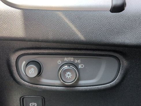 Used 2018 GMC Terrain SLE FWD image 17