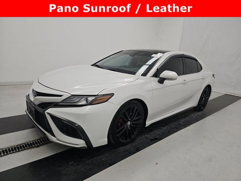 Used 2021 Toyota Camry XSE image 1