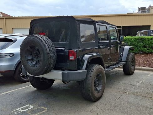 Used 2013 Jeep Wrangler Unlimited Sahara w/ Connectivity Group AWD/4WD image 7