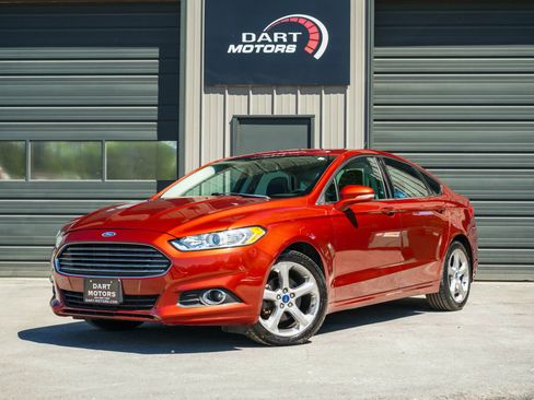 Used 2014 Ford Fusion SE FWD image 3