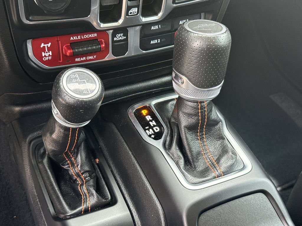Used 2023 Jeep Gladiator Mojave w/ LED Lighting Group AWD/4WD image 33
