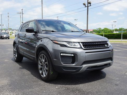 Used 2016 Land Rover Range Rover Evoque SE image 3