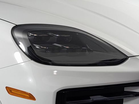 New 2026 Porsche Cayenne GTS AWD/4WD image 15