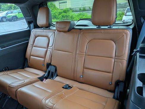 Used 2019 Lincoln Navigator Reserve AWD/4WD image 22