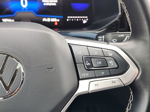 Certified 2024 Volkswagen Taos SE image 20