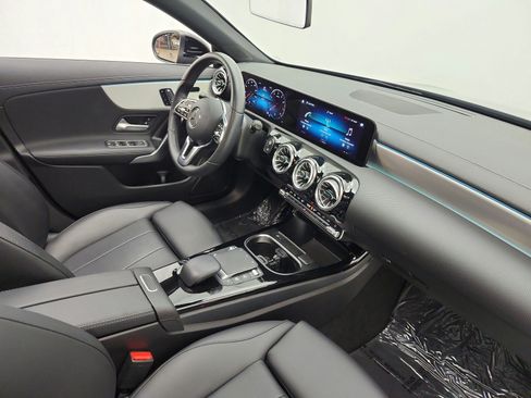 Used 2023 Mercedes-Benz CLA 250 image 18