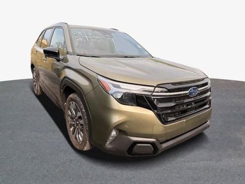 Used 2025 Subaru Forester Touring AWD/4WD image 4