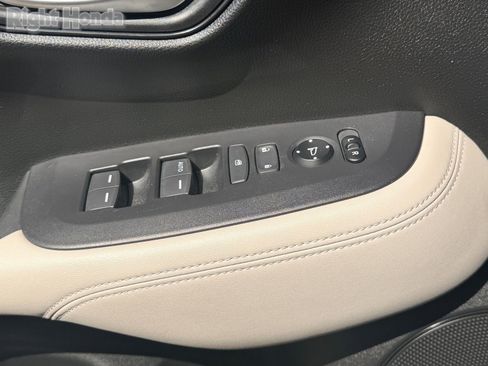 Certified 2023 Honda HR-V LX image 19