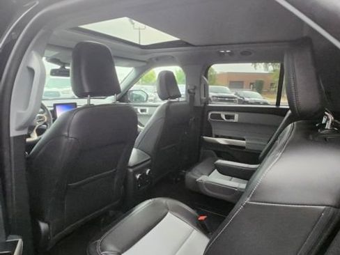 Used 2023 Ford Explorer XLT w/ Equipment Group 202A AWD/4WD image 10