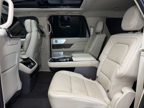 Used 2019 Lincoln Navigator L Reserve AWD/4WD image 22