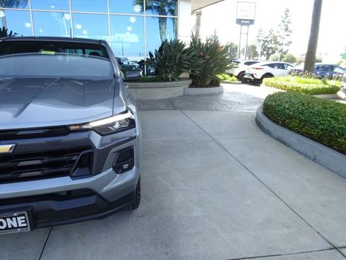 Used 2025 Chevrolet Colorado LT w/ LT Convenience Package AWD/4WD image 32