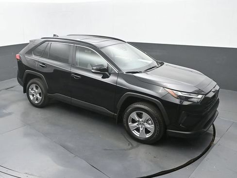 Used 2025 Toyota RAV4 XLE w/ Convenience Package FWD image 29