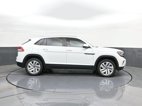 Used 2020 Volkswagen Atlas Cross Sport SE FWD image 24