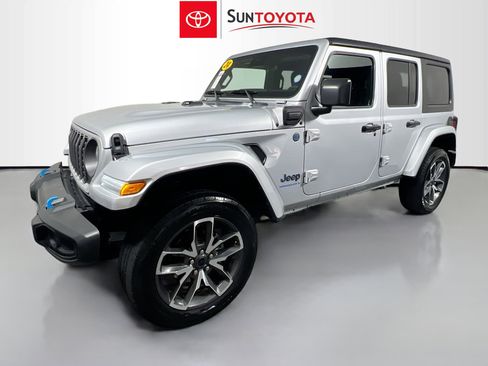 Used 2024 Jeep Wrangler Unlimited image 9