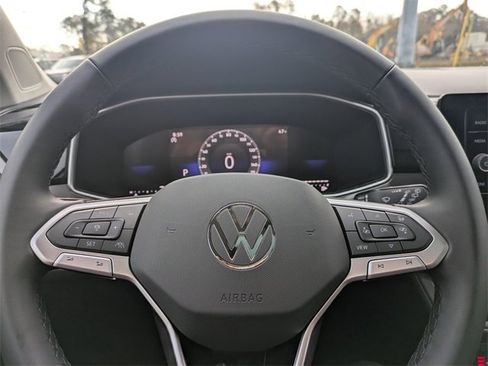 New 2026 Volkswagen Taos SE image 30