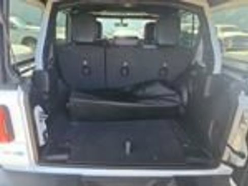 Used 2022 Jeep Wrangler Unlimited Sahara AWD/4WD image 26