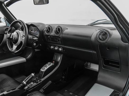 Used 2010 Tesla Roadster image 11