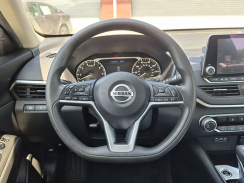 Certified 2022 Nissan Altima 2.5 SV FWD image 17